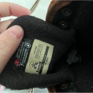 Kamik waterproof boots new. Size 5 women. Originally $120. Selling for $60